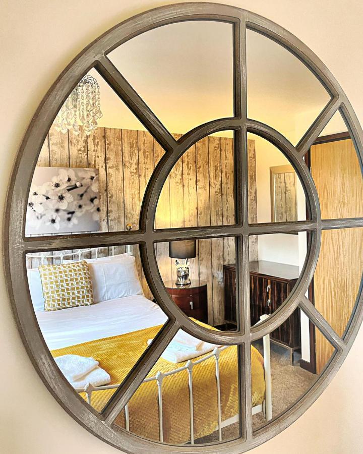 Chalet Wren 23-hot Tub-woodland Lodges-tenby-pembroke